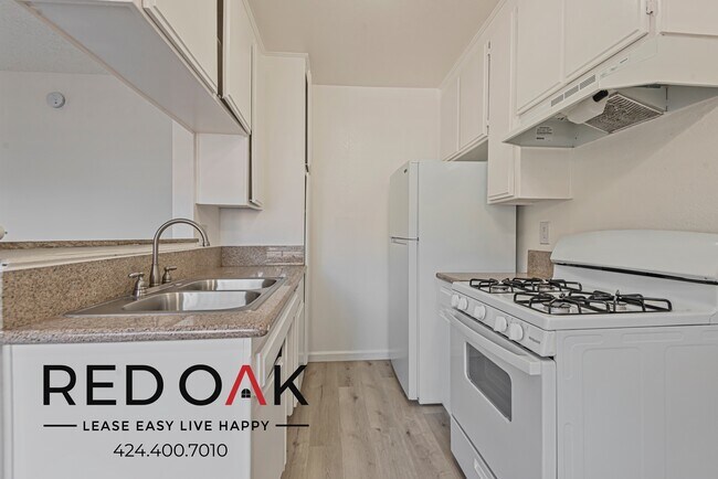 Foto del edificio - 15500 Foothill Blvd