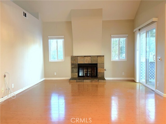 Building Photo - 61 Briarglen