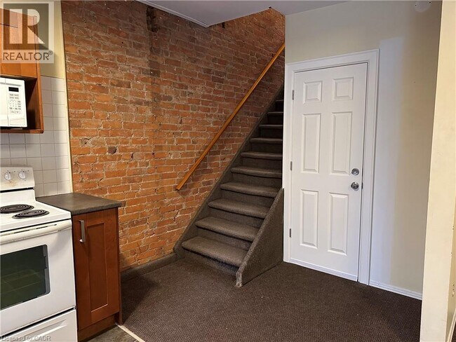 Photo du bâtiment - 196 Hatt St