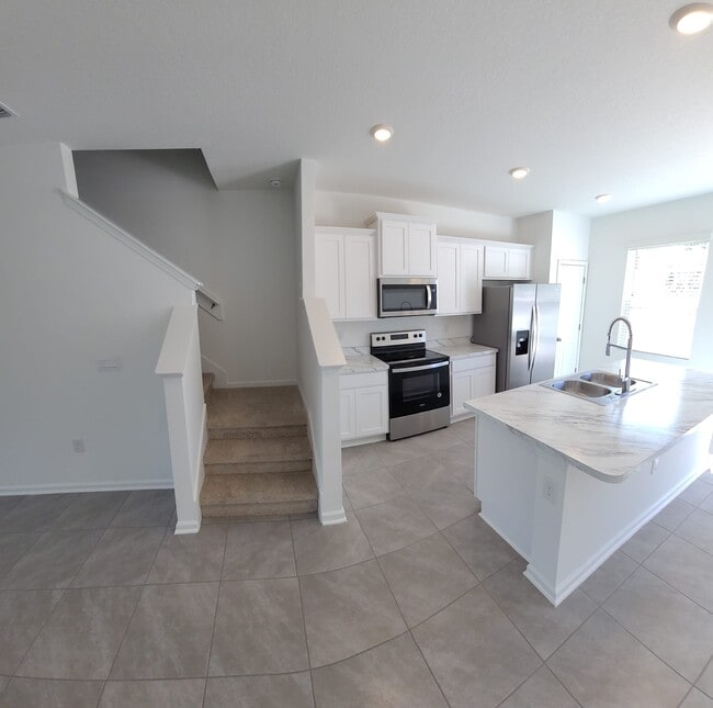 Building Photo - 8367 Zenith Cir