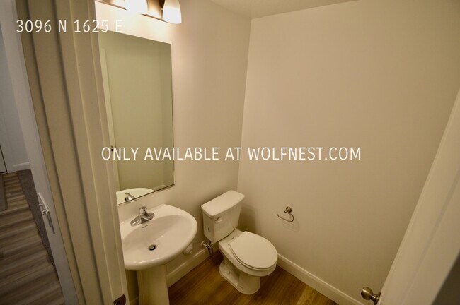 Building Photo - Stunning 4 Bedroom Layton Townhome! No Dep...