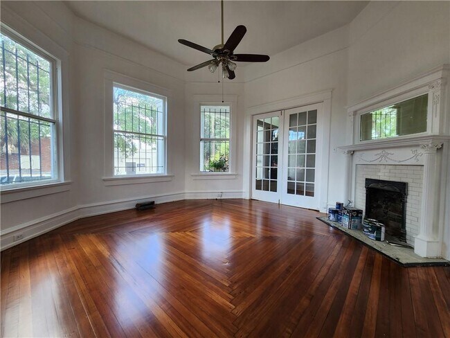 Foto del edificio - 106 S Bayou St