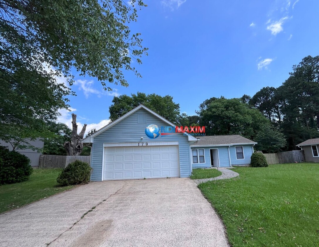 Primary Photo - Renovated ranch in the SPRAYBERRY cluster ...