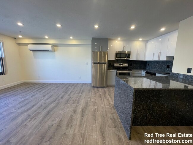 Foto del edificio - 1028a Commonwealth Ave