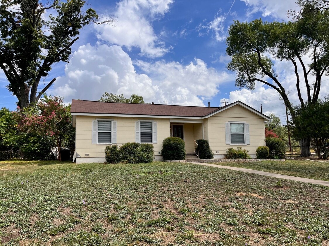 Primary Photo - 357 Irvington Dr
