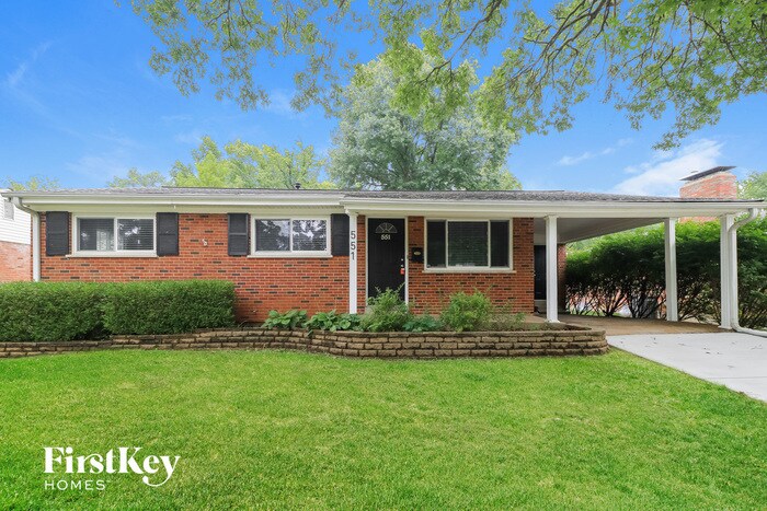 Primary Photo - 551 W Essex Ave