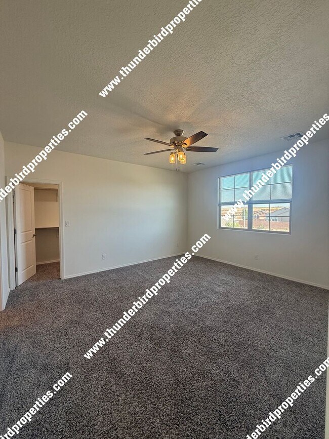 Foto del edificio - Great 4 bedroom home - Rio Rancho