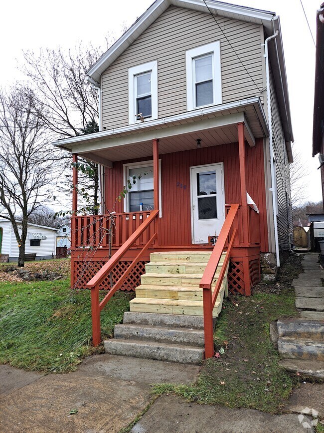 Apartments For Rent in Avonmore, PA with Hardwood Floors 1 Rentals