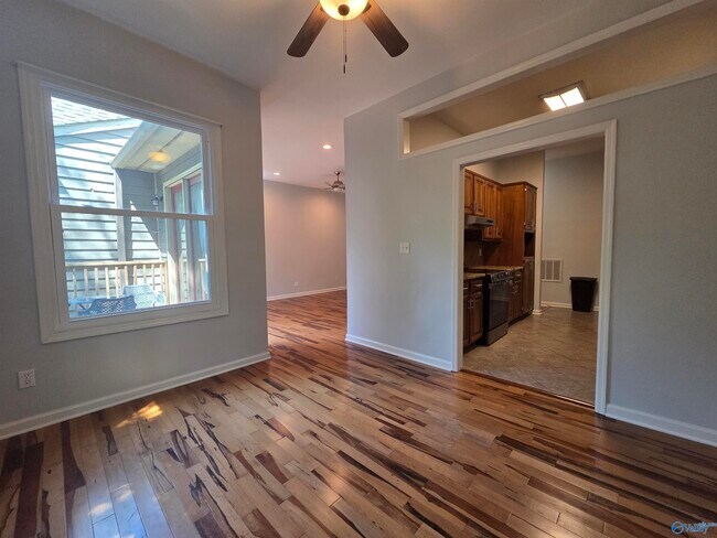 Foto del edificio - 211 Knollridge Cir SE