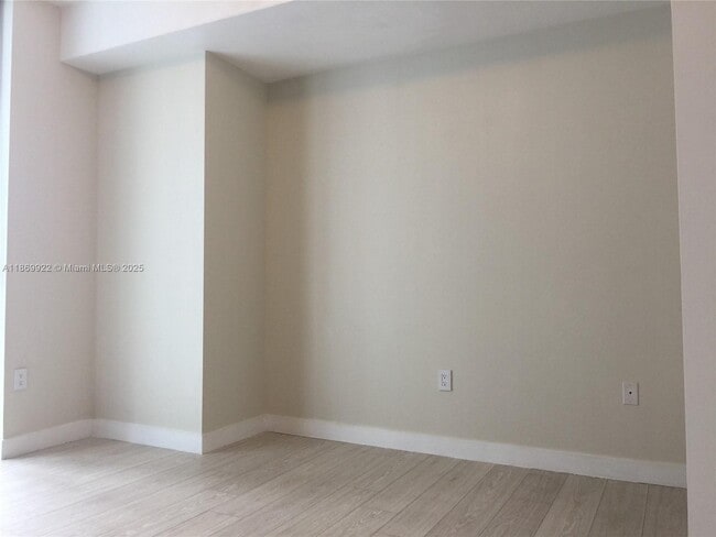 Foto del edificio - 79 SW 12th St