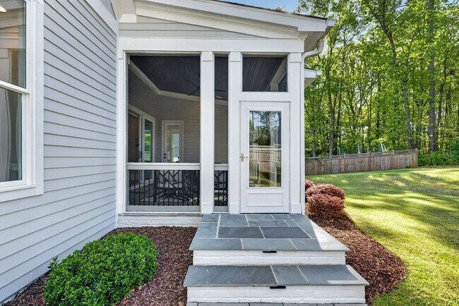 Foto del edificio - 3419 Edgemont Dr