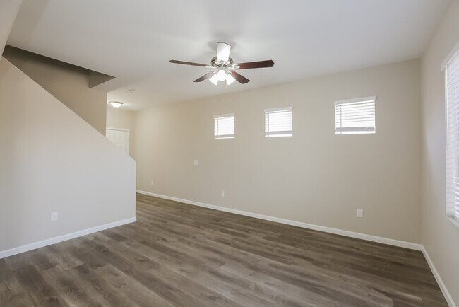 Foto del edificio - 2829 S 106th Pl
