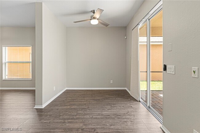 Foto del edificio - 8340 Silver Birch Way