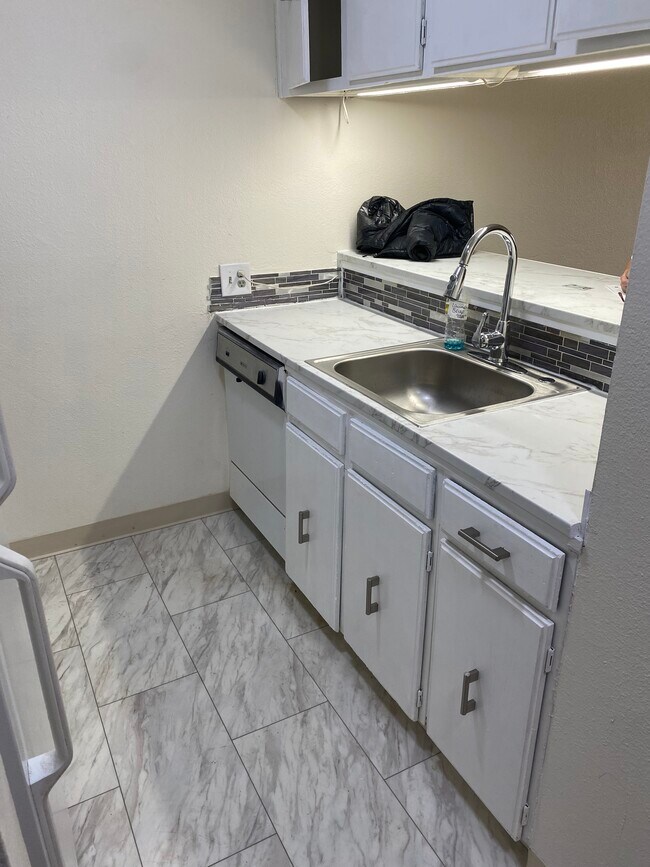 Foto del edificio - 9650 Huron St