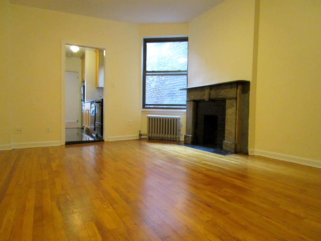 Foto principal - 152 E 84th St