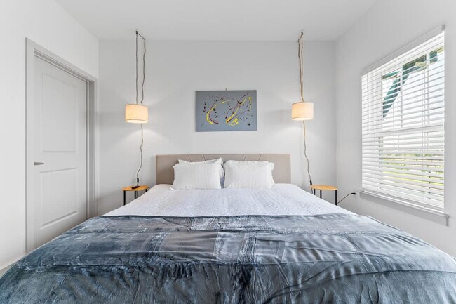 Building Photo - 14532 Star Water Rd