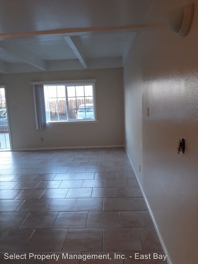 Building Photo - 26545 Gading Rd