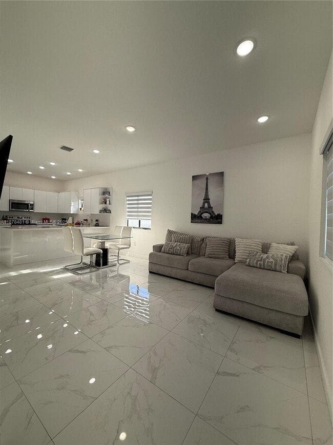 Foto del edificio - 3337 NW 53rd St