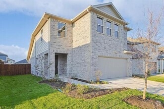 Building Photo - 725 Rain Barrel Pl