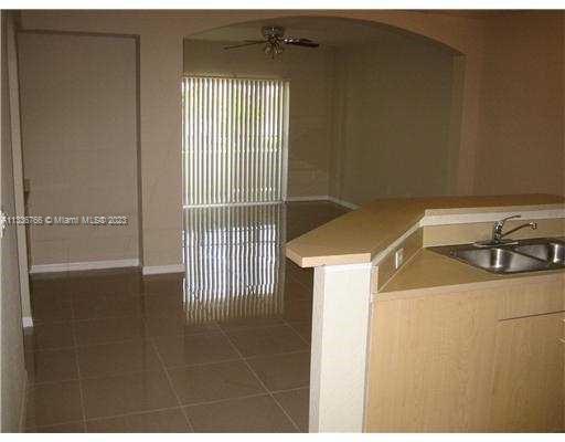 Building Photo - 2303 Belmont Ln