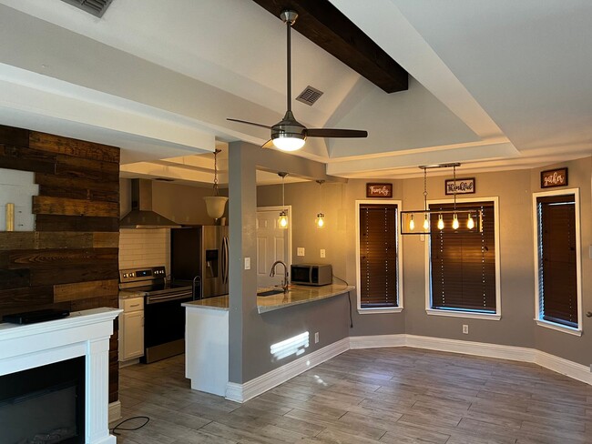 Photo - Palo Alto Village House