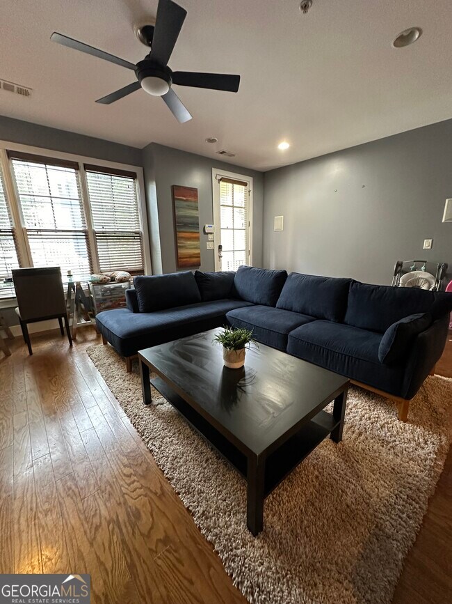 Building Photo - 6166 W Ln Dr SE