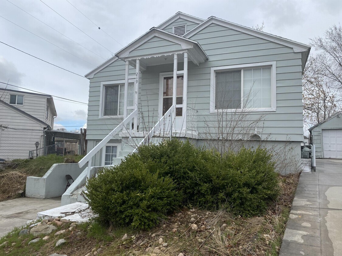 219 Country Club Dr, Ogden, UT 84405 Townhome Rentals in Ogden UT