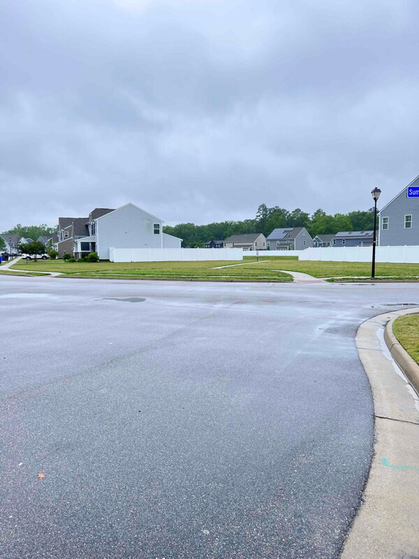 Foto del edificio - 2409 Lena Ct