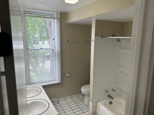 Primary Photo - 1135 Vilas Ave