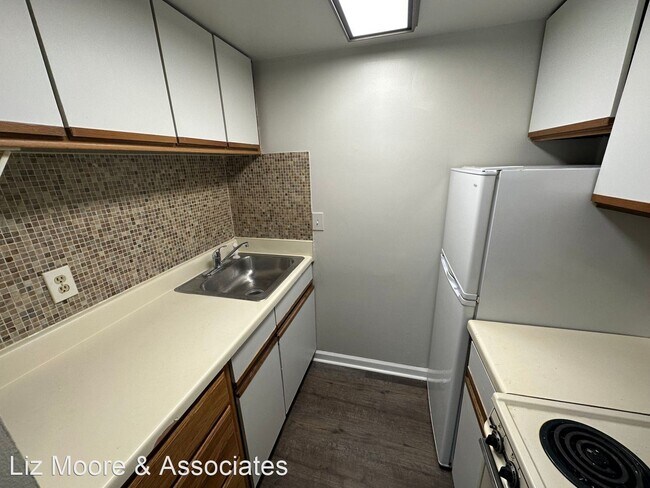 Building Photo - 1 br, 1 bath House - 206 Pacific Drive