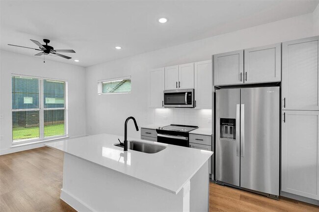 Building Photo - 1408 Forward Dr