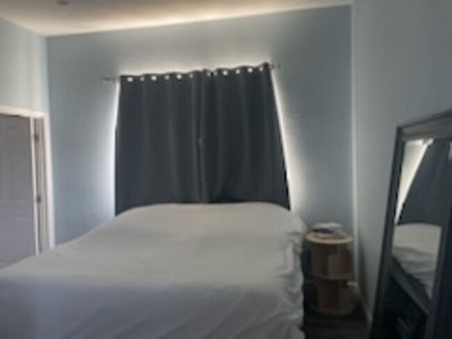 Foto del edificio - 1 bedroom unit in Encinitas - 800 sf detached guest house - all utilities included - pets considered