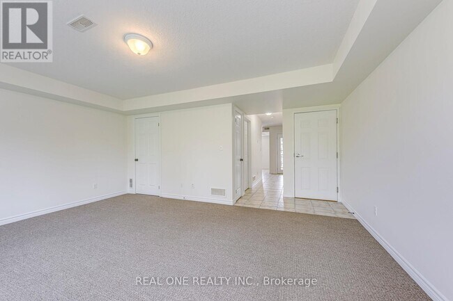 Building Photo - 15-315 Carere Crescent