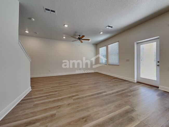 Foto del edificio - 6689 Atlantic Bch Ave