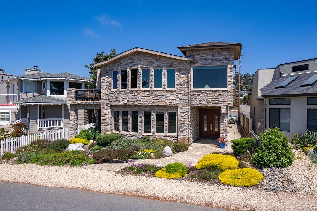 Deluxe Custom Home in Cambria House Rental in Cambria, CA