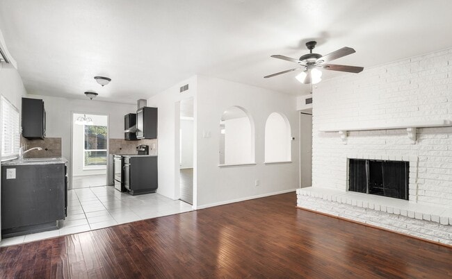 Building Photo - Plano 3-2-2 with 2 Living 2 Dining