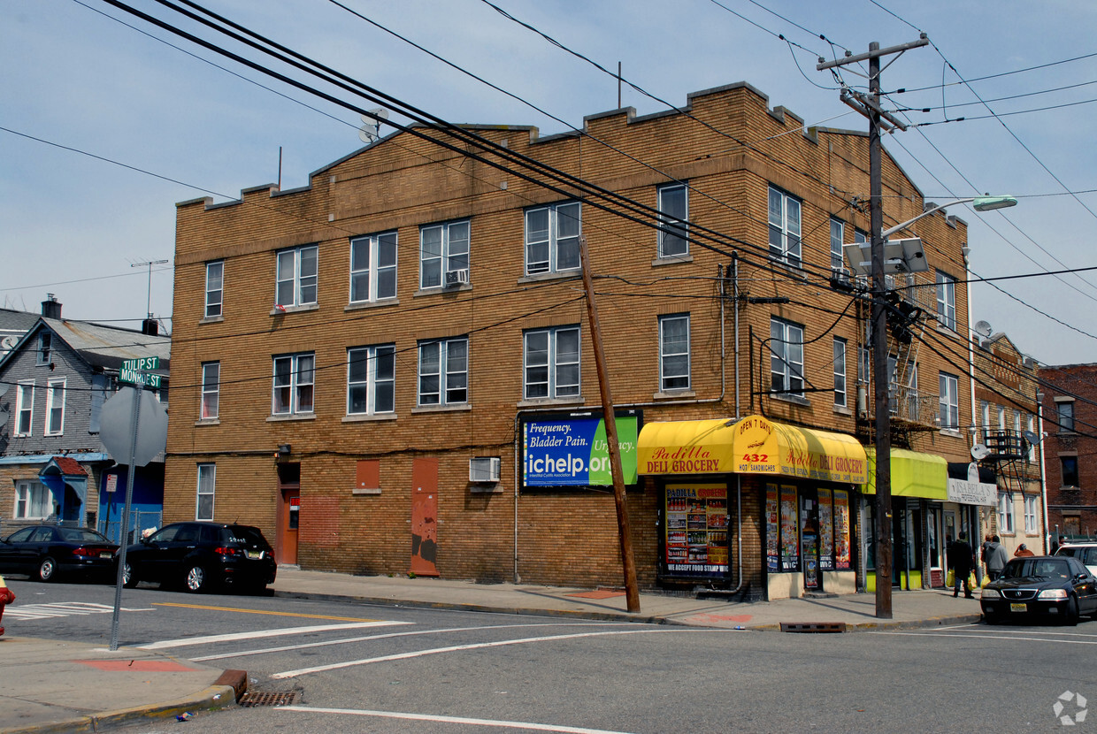 Building Photo - Tulip Apartments