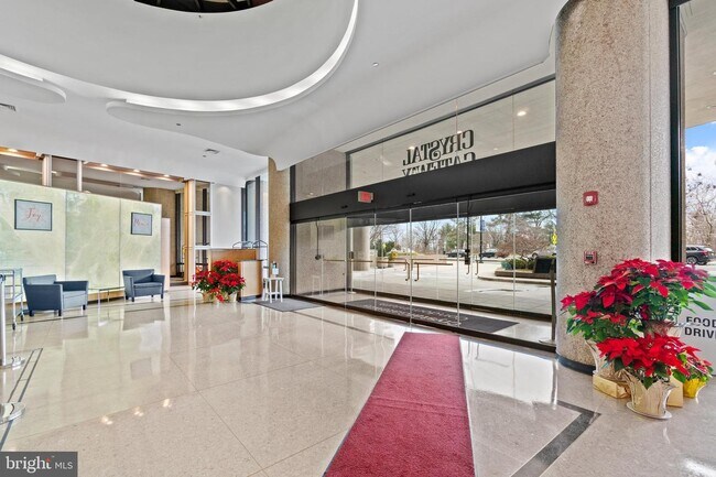 Building Photo - 1300 Crystal Dr