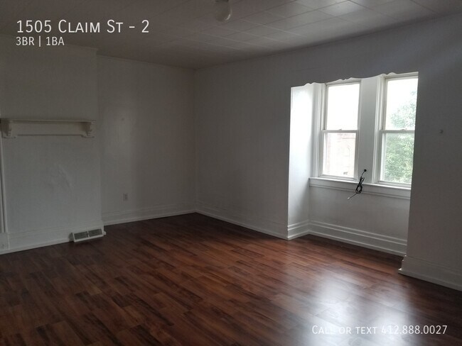 Building Photo - Large 3 Bedroom Troy Hill