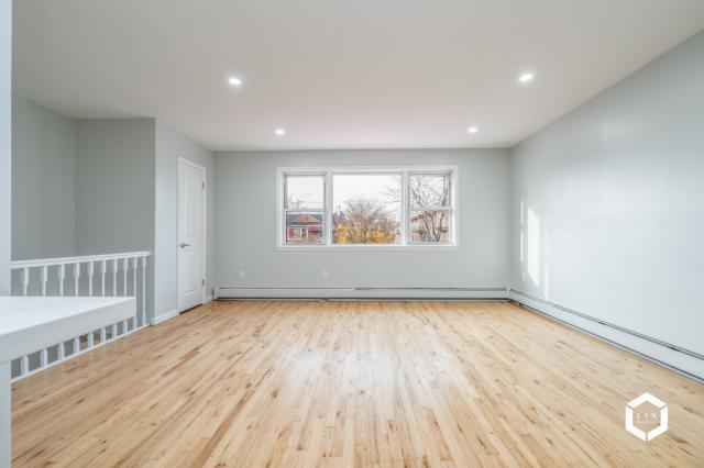 Foto del edificio - 2 bedroom in BROOKLYN NY 11236