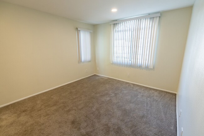 Interior Photo - 4378 Sepulveda Blvd
