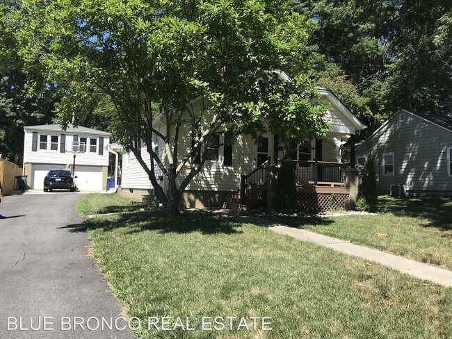 Building Photo - 2 br, 1 bath House - 610 1/2 SE Green Street