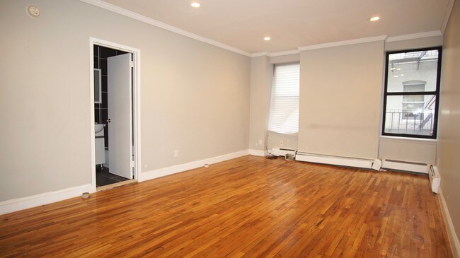 Building Photo - 211 W 146th St