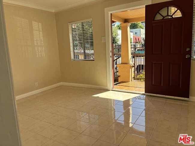 Foto del edificio - 317 N Coronado St