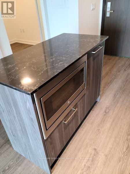 Building Photo - 1 Yorkville Ave