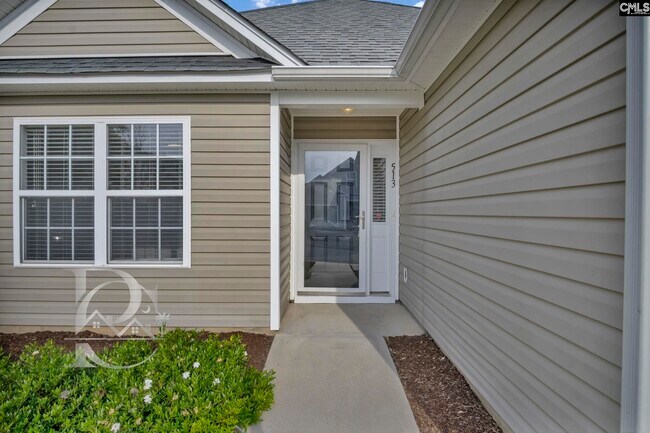 Foto del edificio - 513 Lanesborough Dr