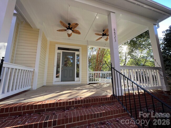 Foto del edificio - 8523 Lindholm Dr