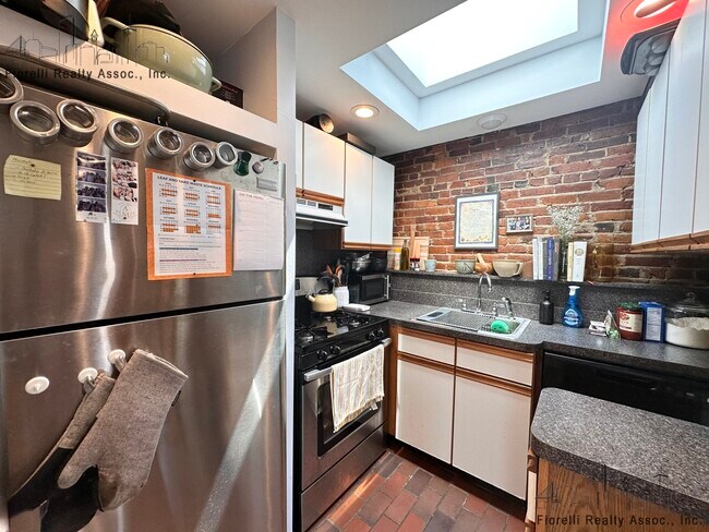 Foto del edificio - 166 Webster St