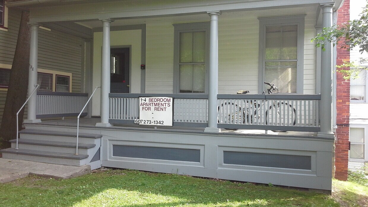 Primary Photo - 931 E State St