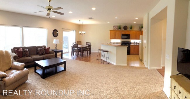 Building Photo - 3 br, 2 bath House - 9878 Wildhawk West Dr